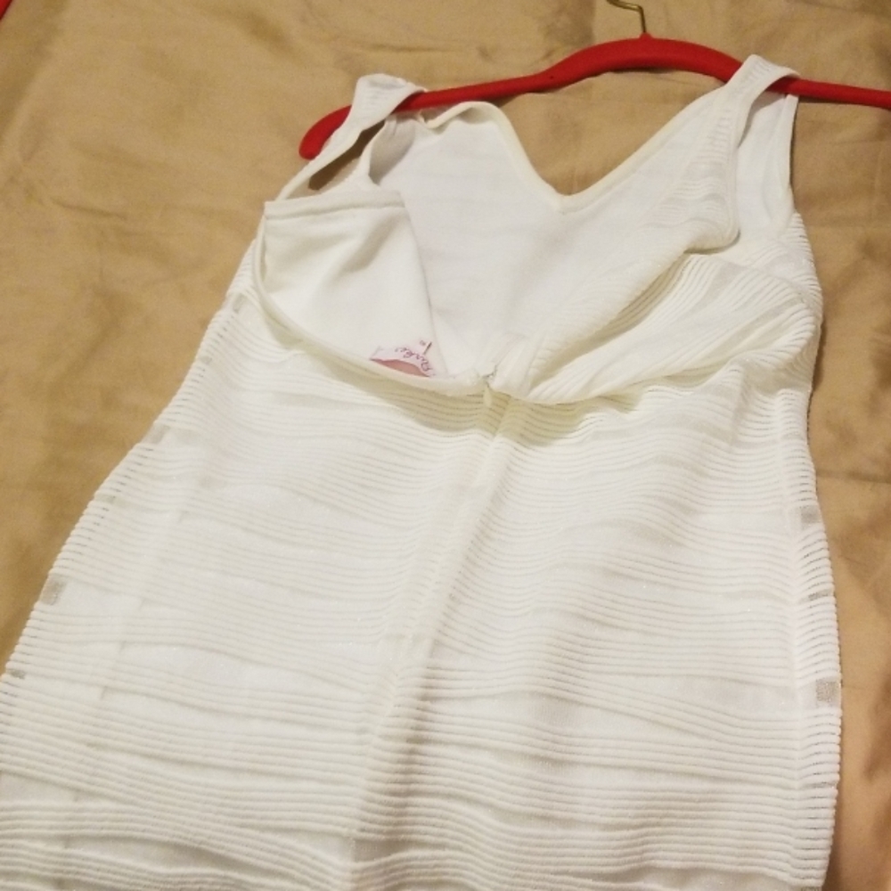 Dress - Picture 2 of 4